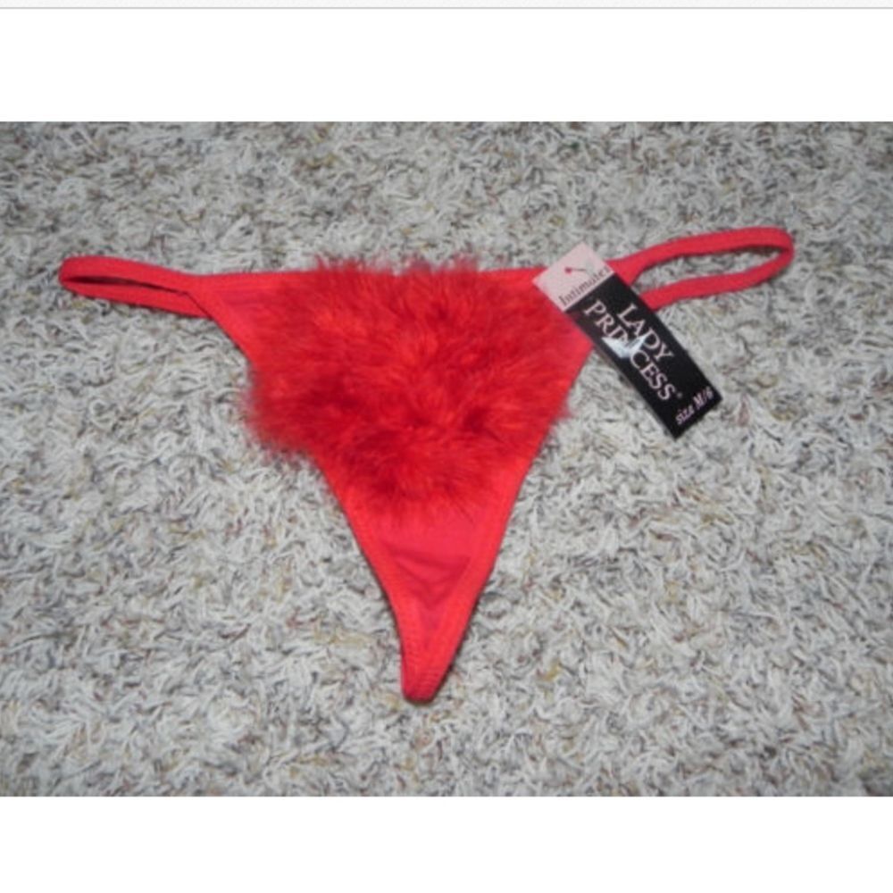 LADY PRINCESS RED V-STRING FEATHERS SMALL (5) NWT